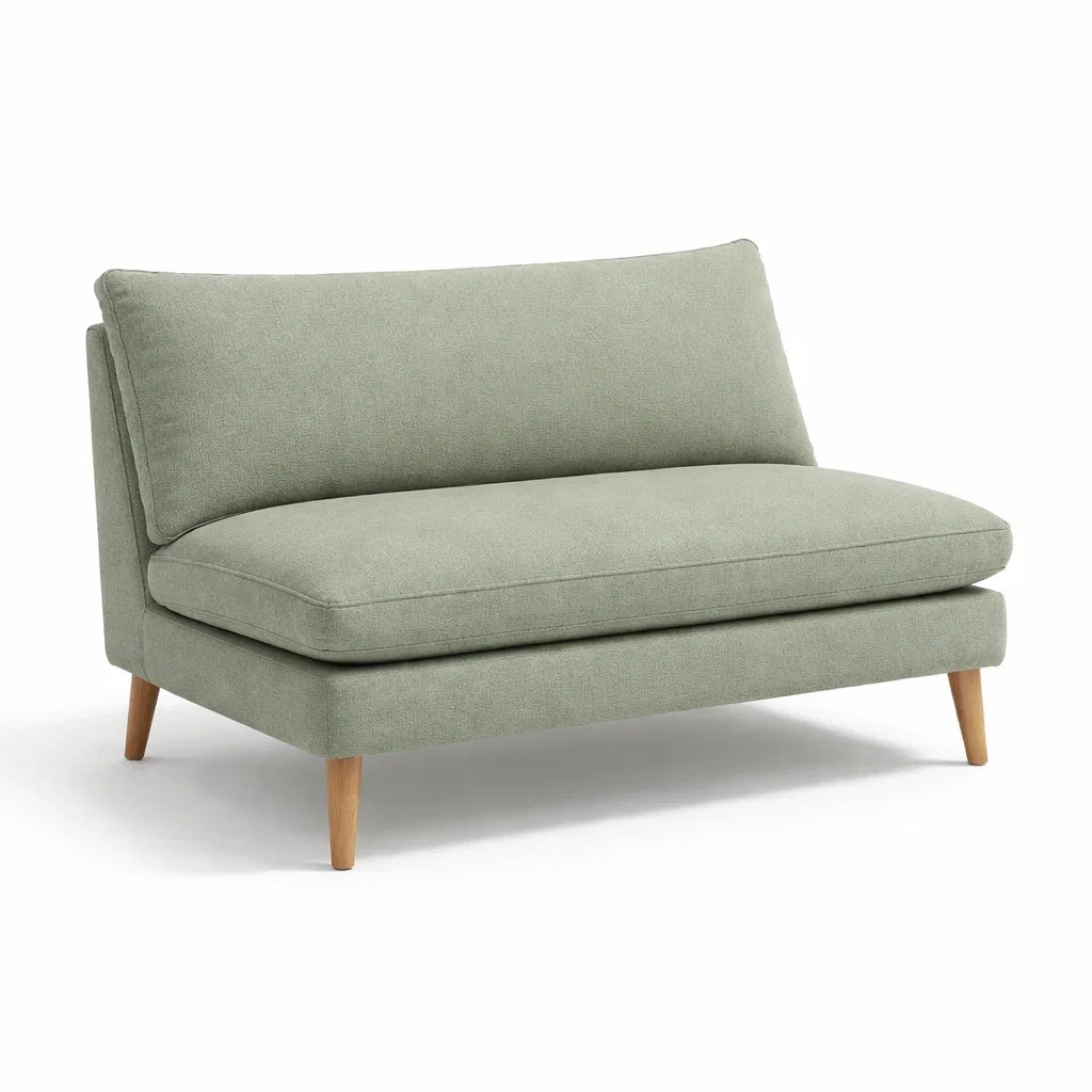 Divano a due posti in tessuto verde con gambe in legno