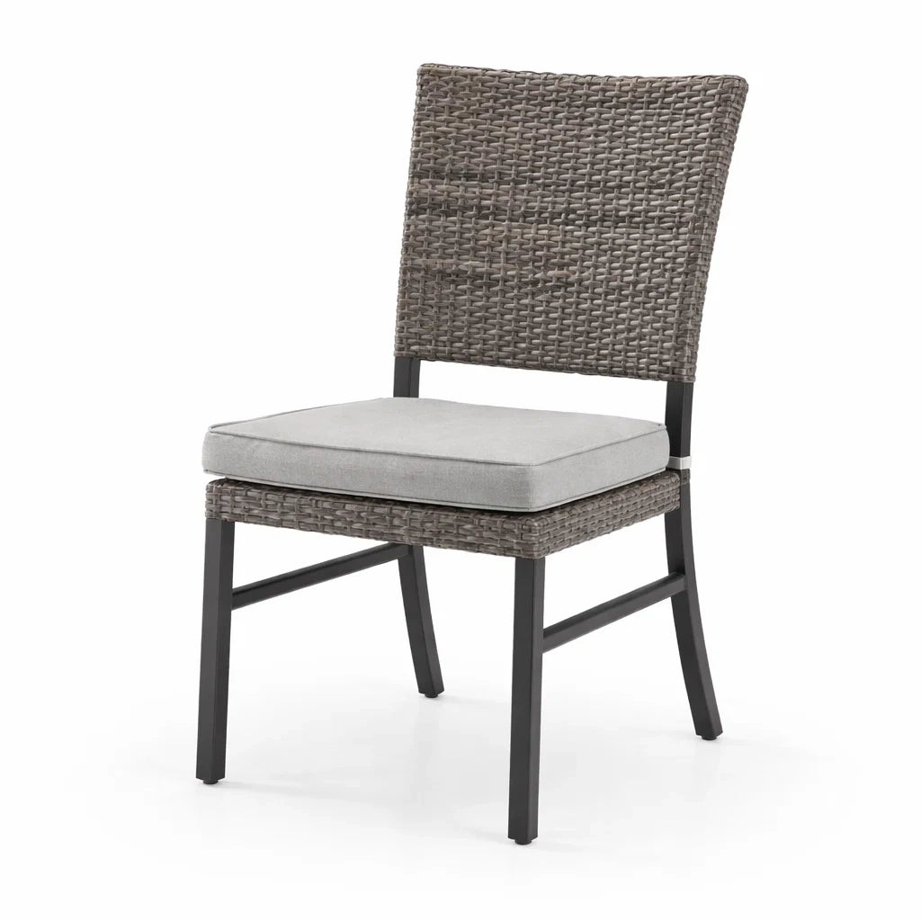 Sedia in Rattan con Struttura in Acciaio e Cuscino Grigio